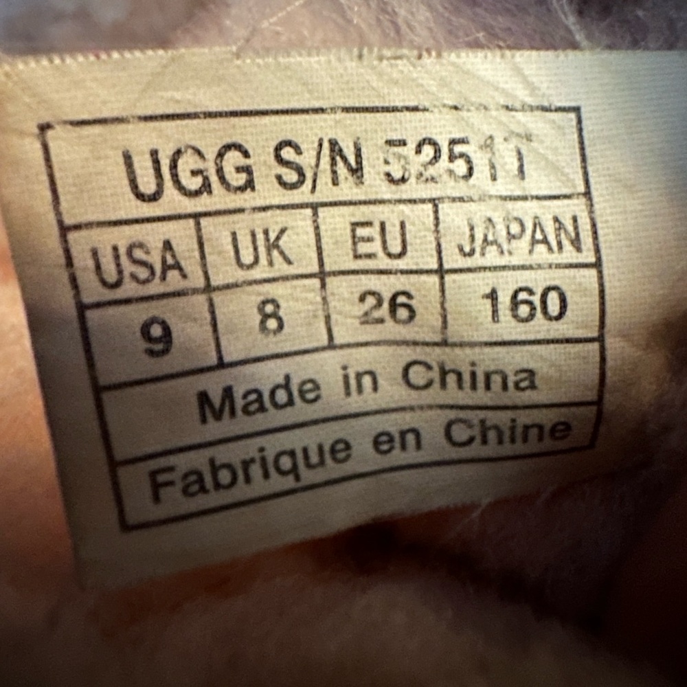 Ugg boot - Picture 3 of 4